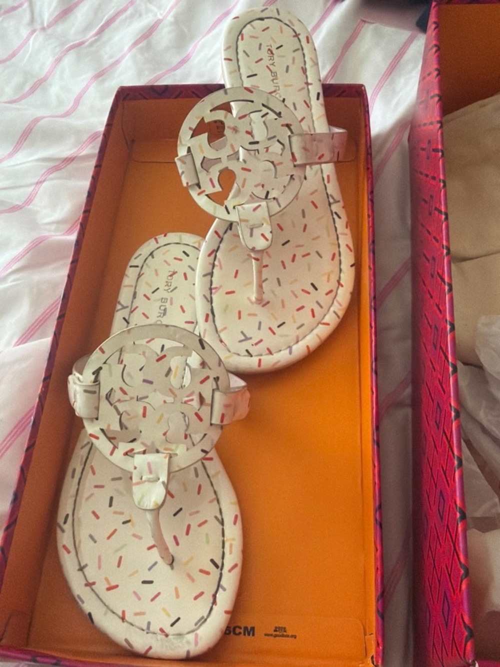Tory Burch White Sprinkle Logo Thong Sandals size:4